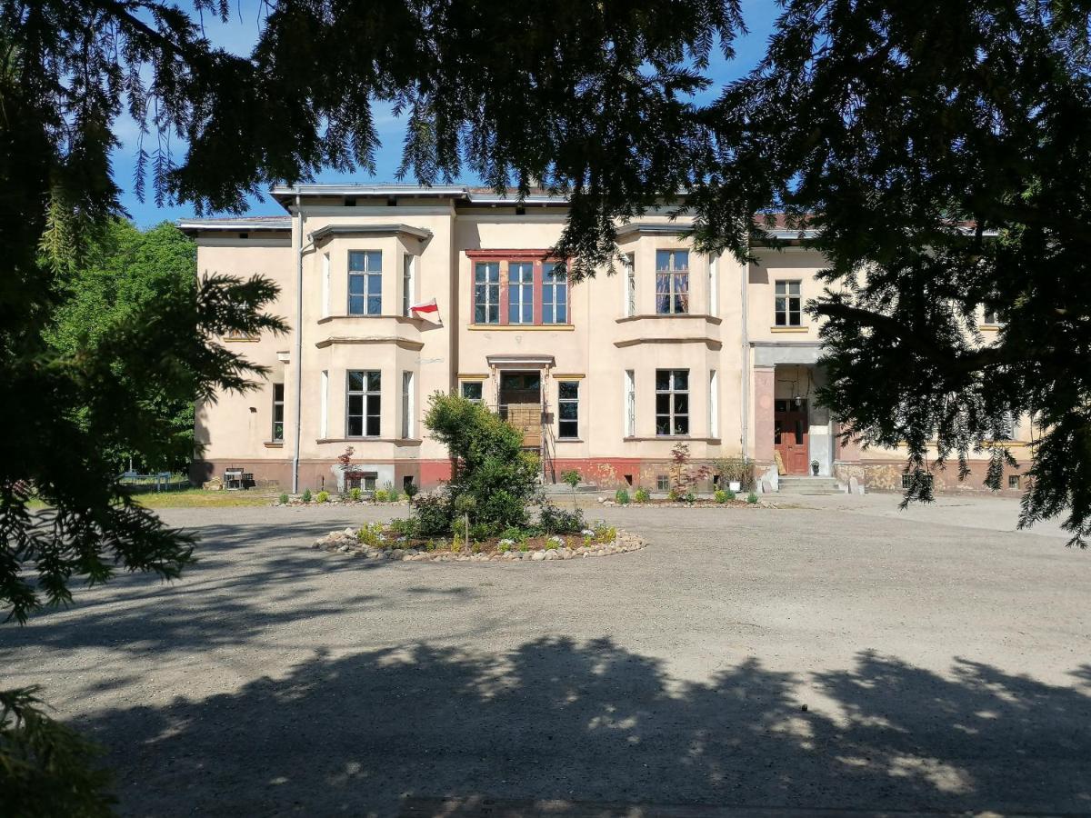 Palac Paprotno Karnice Exterior foto